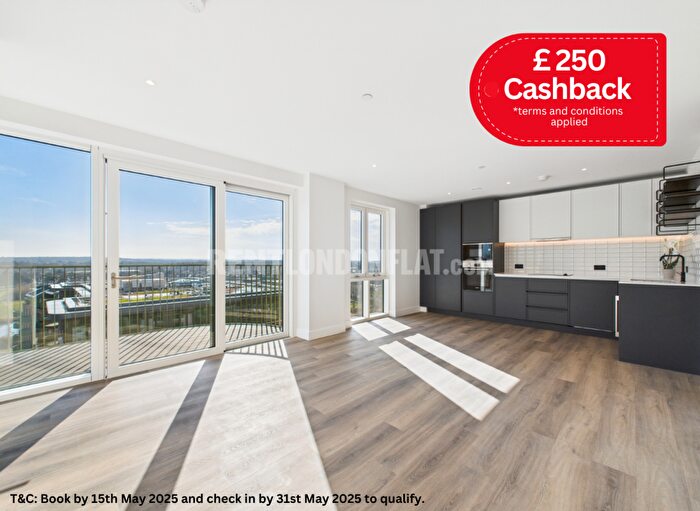 3 Bedroom Flat To Rent In Townsend Road, Kidbrooke, – Bedrooms Flat, SE3