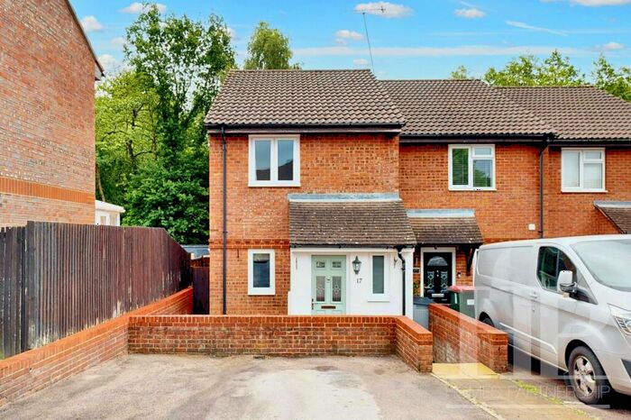 2 Bedroom End Of Terrace House To Rent In Palmer Road, Maidenbower, RH10