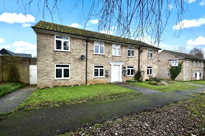 2 Bedroom Flat For Sale In Hills Close, Roxton, MK44