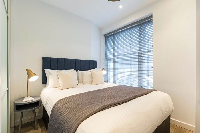 2 Bedroom Flat To Rent In Rathbone Place, London, W1T