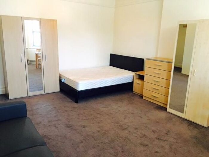 1 Bedroom Terraced Bungalow To Rent In Alderney Avenue, Hounslow, TW5