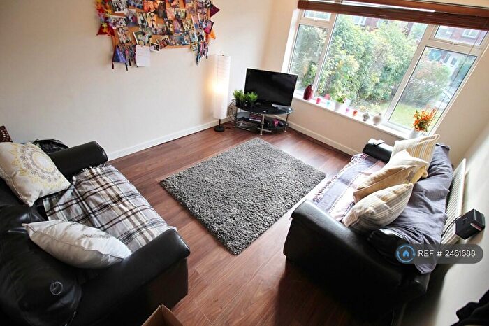 3 Bedroom Semi-Detached House To Rent In Kirkstall Hill, Leeds, LS4