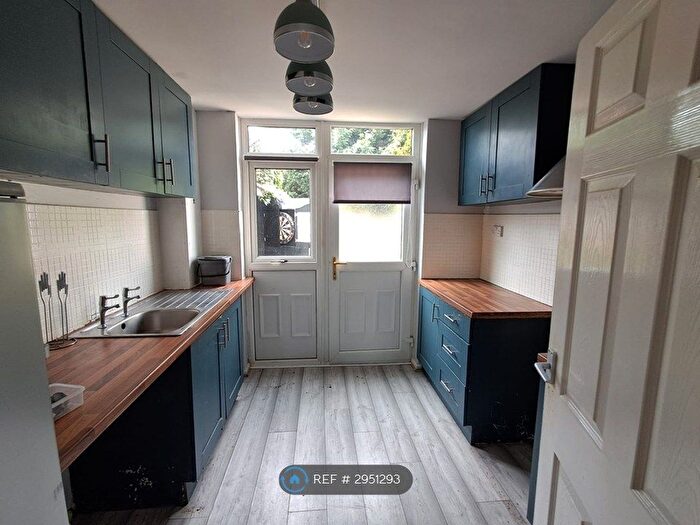 3 Bedroom Terraced House To Rent In Turton Grove, Burnley, BB10