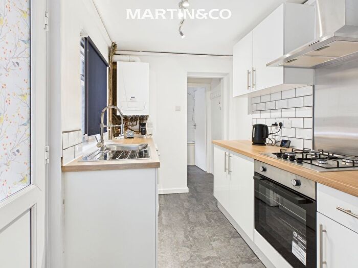 2 Bedroom Cottage To Rent In George Street, Staines, TW18