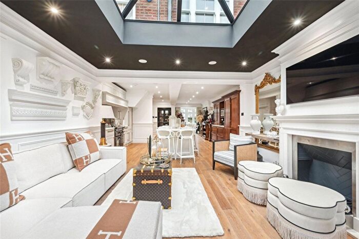 3 Bedroom End Of Terrace House To Rent In Hilary Close, Fulham Road, London, SW6