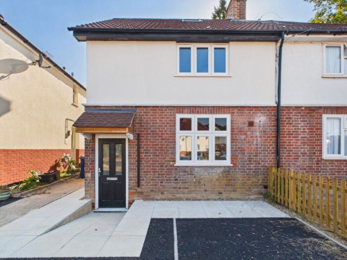 1 Bedroom Ground Maisonette To Rent In Bowerdean Road, High Wycombe, Buckinghamshire, HP13