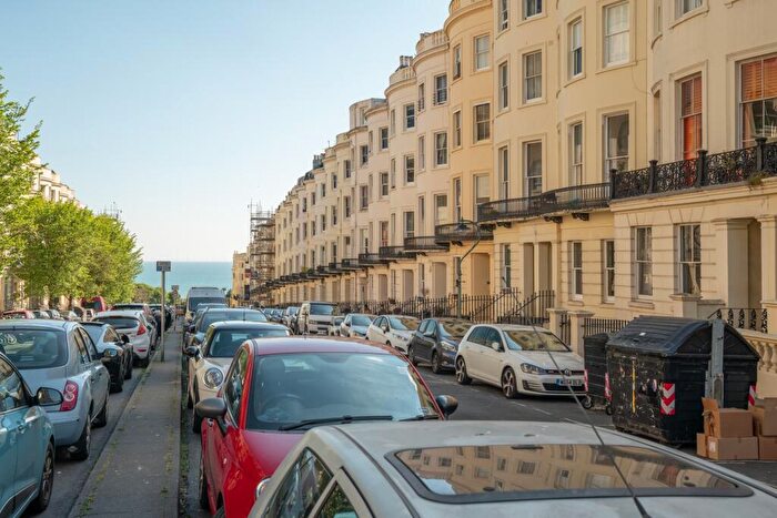 2 Bedroom Flat To Rent In Brunswick Place, Hove, BN3
