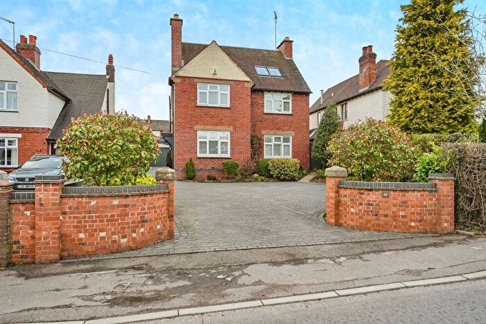 4 Bedroom Detached House For Sale In The Green Road, Ashbourne, DE6