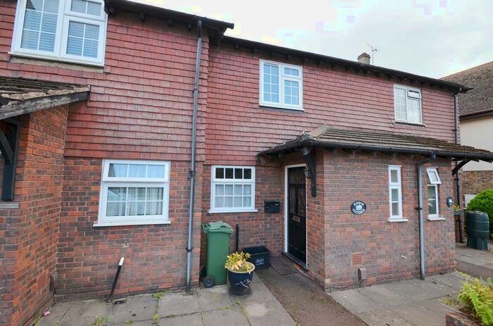 2 Bedroom Terraced House To Rent In Walton Street, Tadworth, Surrey, KT20