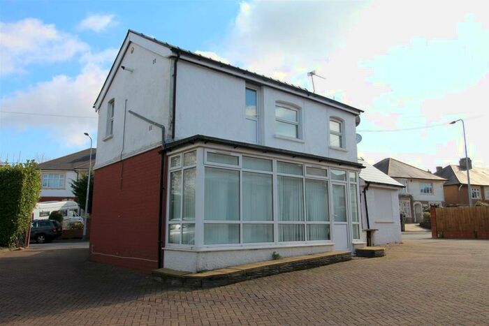 3 Bedroom House To Rent In Cyncoed Road, Cardiff, CF23
