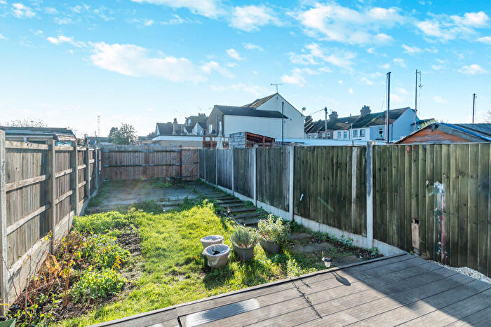 3 Bedroom Terraced House For Sale In London Road, Grays, RM20