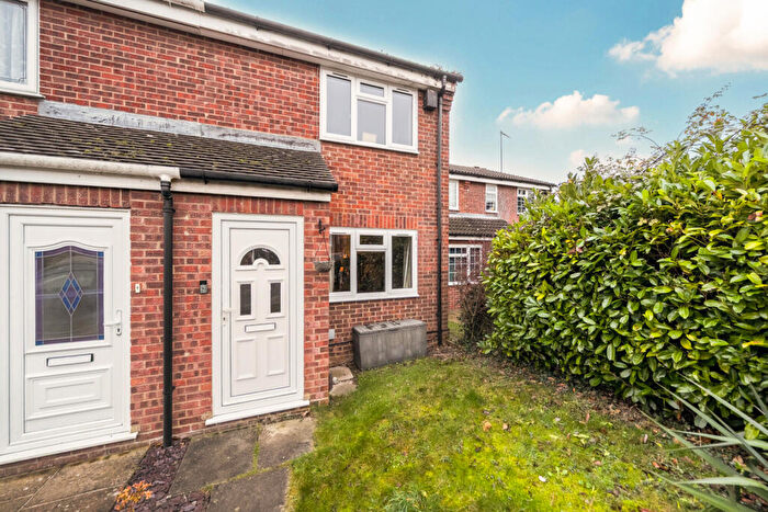 2 Bedroom End Of Terrace House For Sale In Gatcombe Close, Chatham, Kent, ME5