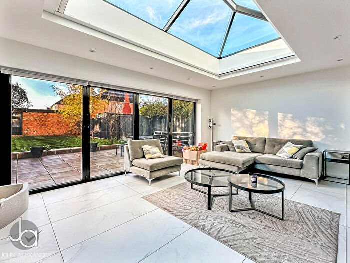 4 Bedroom Detached House For Sale In Straight Road, Colchester, CO3