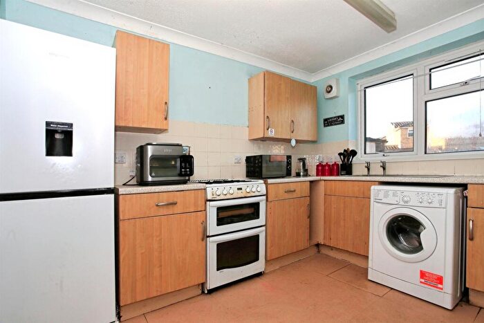1 Bedroom Flat For Sale In Holmes Way, Peterborough, PE4