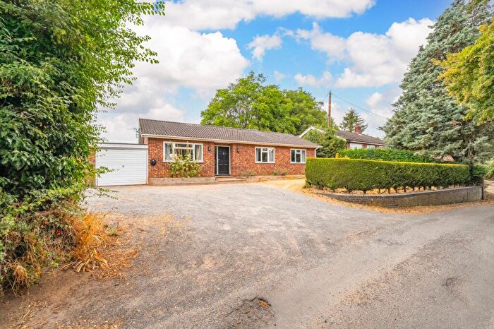 3 Bedroom Detached Bungalow For Sale In The Street, Brampton, NR10