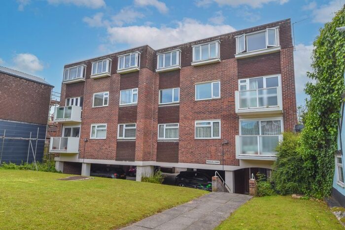 2 Bedroom Flat For Sale In London Road, Purbrook, PO7