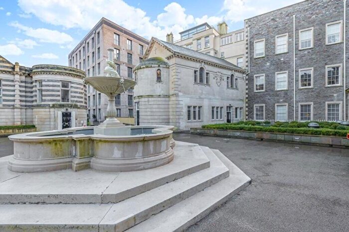 1 Bedroom House To Rent In The General, Guinea Street, Redcliffe, BS1