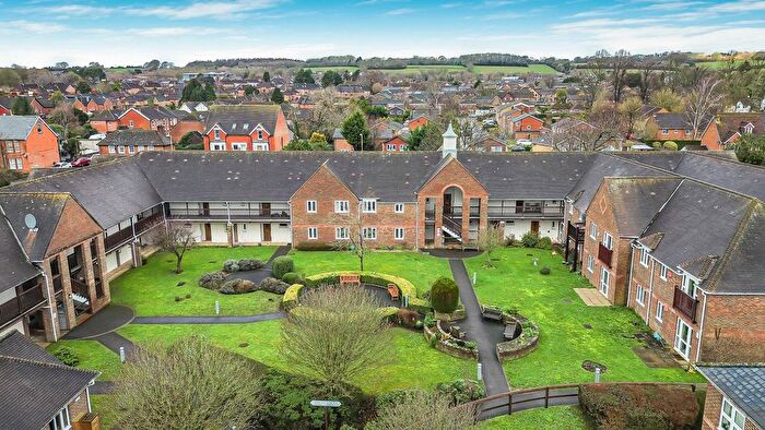 2 Bedroom Flat For Sale In Adams Way, Alton, Hampshire, GU34