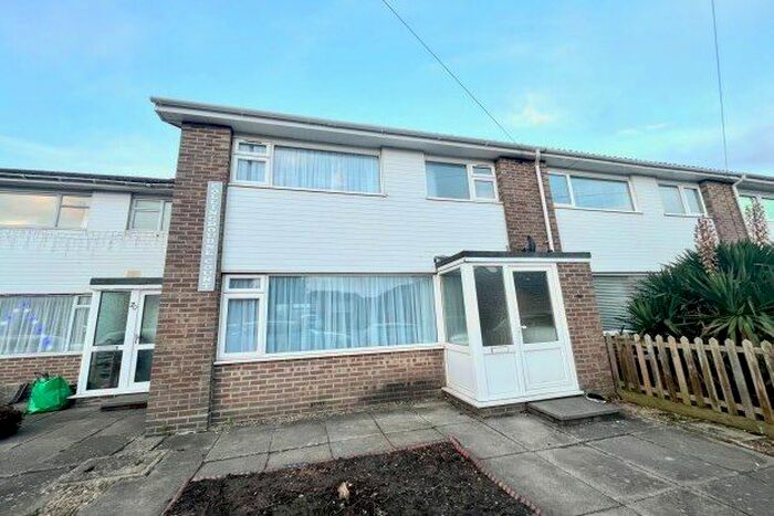 3 Bedroom Property To Rent In Lymington Road, New Milton, BH25