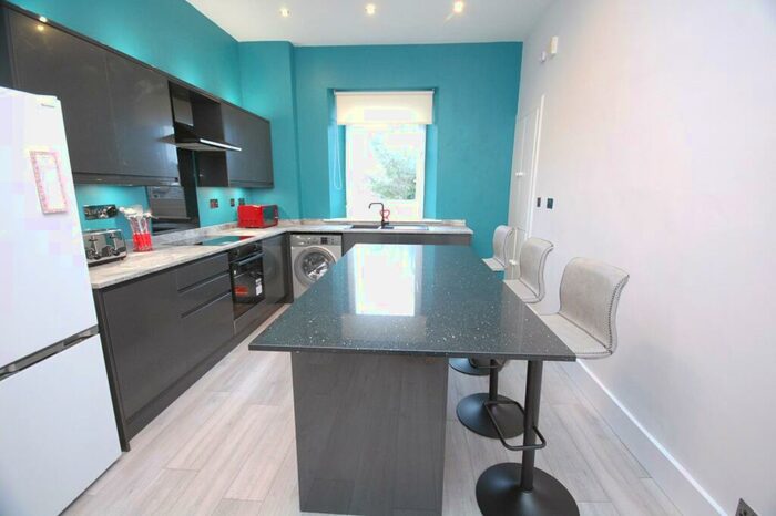 2 Bedroom Flat To Rent In Chattan Place, City Centre, Aberdeen, AB10