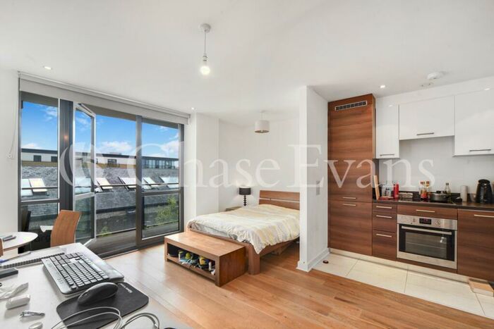 Flat For Sale In Forge Square, Isle Of Dogs, London, E14