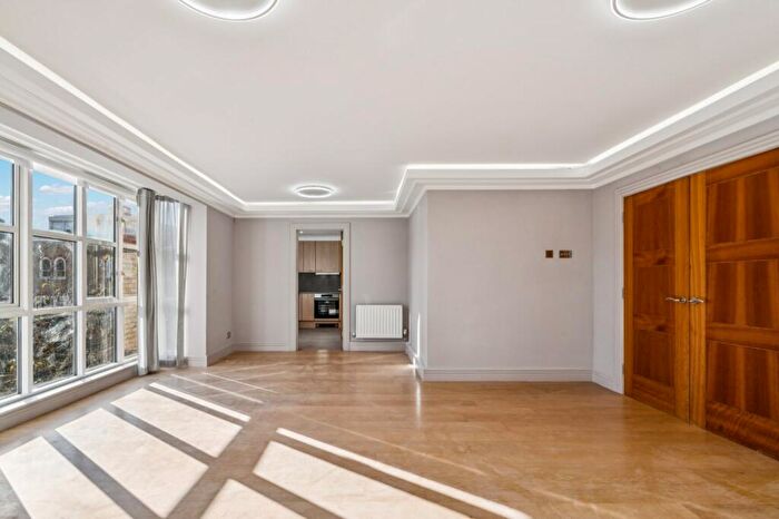 2 Bedroom Flat To Rent In Oriel Drive, Barnes, SW13