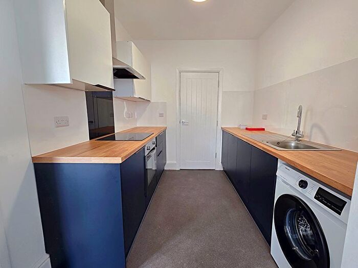 1 Bedroom Flat To Rent In Holbrook Avenue, Rugby, CV21