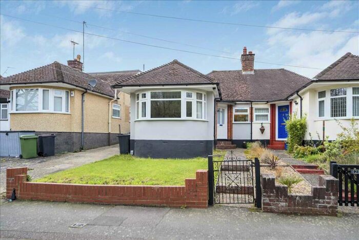 3 Bedroom Bungalow To Rent In Pinewood Drive, Orpington, BR6