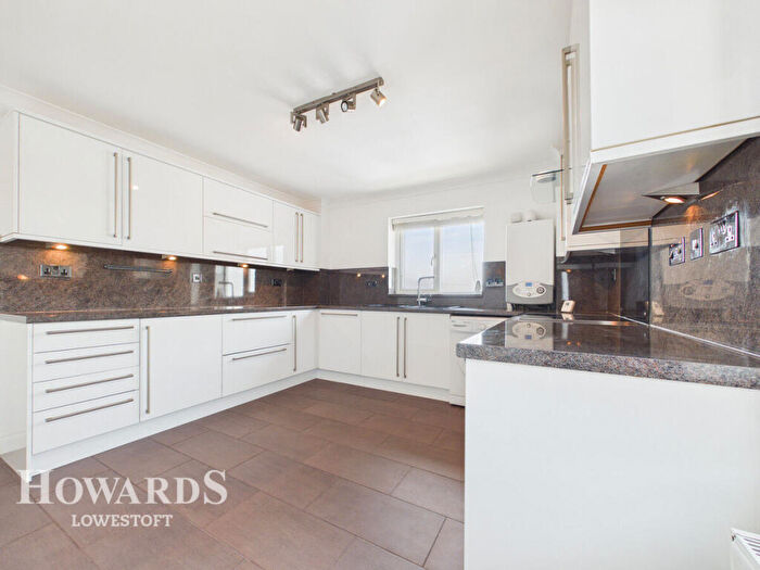 2 Bedroom Apartment For Sale In Wilson Road, Pakefield, NR33