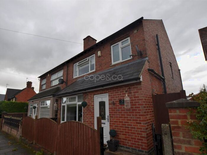 3 Bedroom Semi-Detached House To Rent In West Park Road, Derby, Derbyshire, DE22