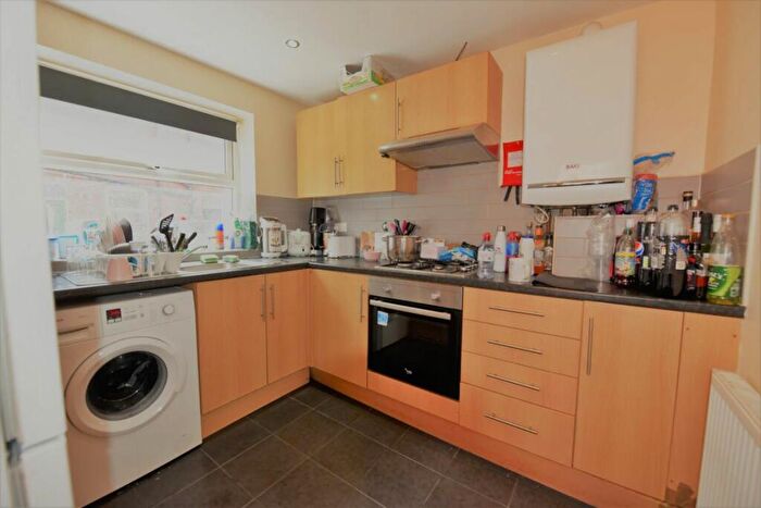 5 Bedroom House To Rent In Ashville Road, LS6