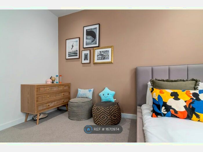 3 Bedroom Flat To Rent In Tandy Place, London, E20