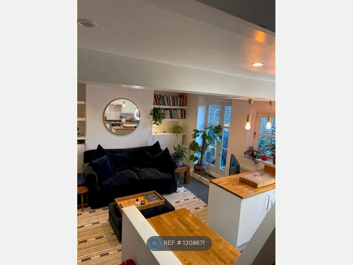 2 Bedroom Maisonette To Rent In Becondale Road, London SE19