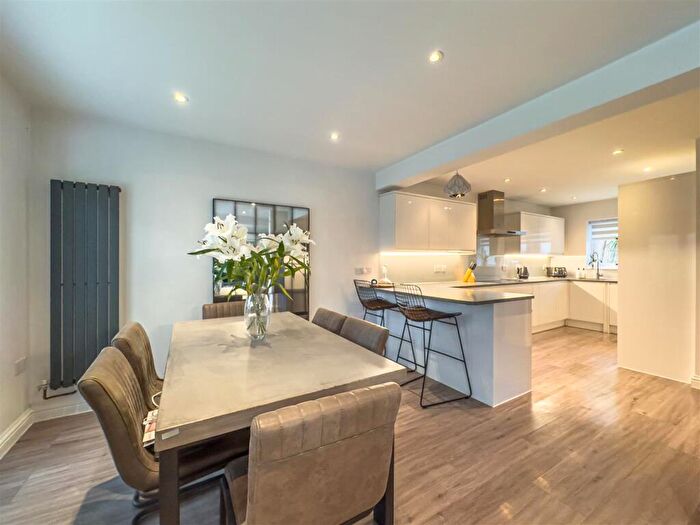 4 Bedroom Detached House For Sale In Cheapside East, Rayleigh, SS6