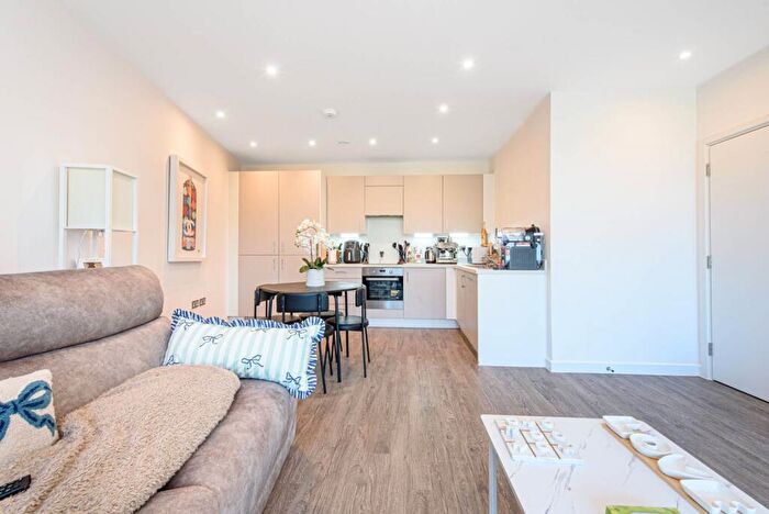 1 Bedroom Flat For Sale In Medawar Drive, Mill Hill, London, NW7