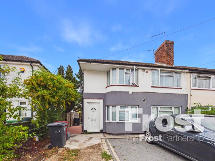 2 Bedroom Maisonette To Rent In Wiltshire Avenue, Slough, Berkshire, SL2