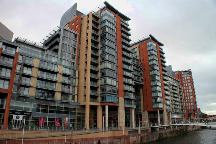 2 Bedroom Flat To Rent In Leftbank, Spinningfields, Manchester, M3