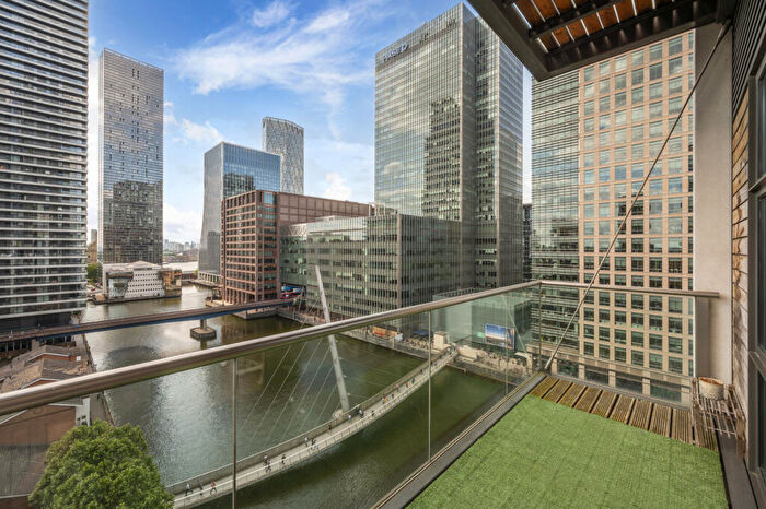 2 Bedroom Flat To Rent In Discovery Dock Apartments West, South Quay Square, E14