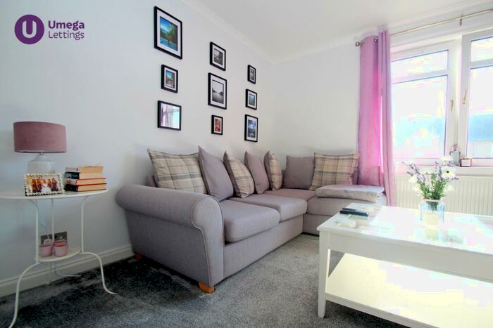 2 Bedroom Flat To Rent In Hutchison Road, Slateford, Edinburgh, EH14