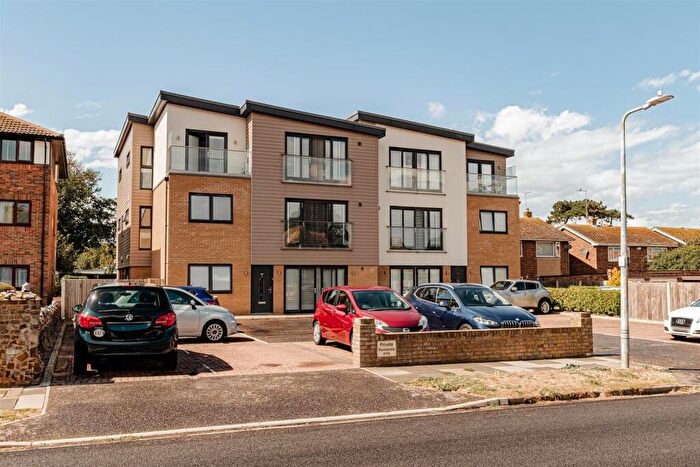 2 Bedroom Apartment For Sale In Beach Avenue, Birchington, CT7