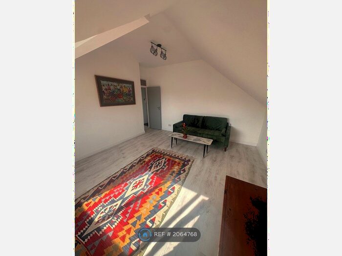 1 Bedroom Flat To Rent In Nightingale Road, Hackney, Clapton, E5