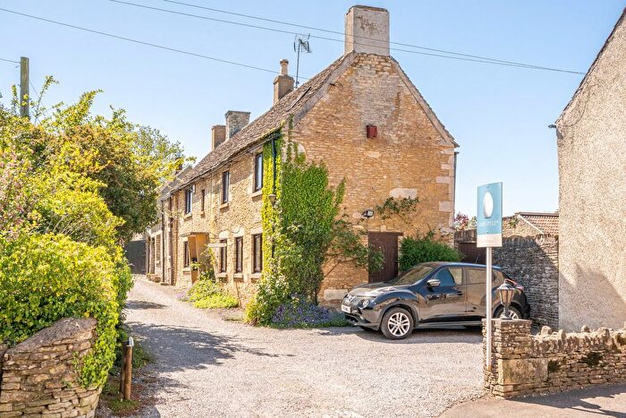 4 Bedroom Link Detached House For Sale In Kings Terrace, Didmarton, GL9