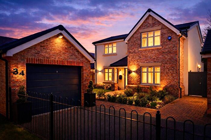 4 Bedroom Detached House For Sale In Dupre Crescent, Beaconsfield, HP9