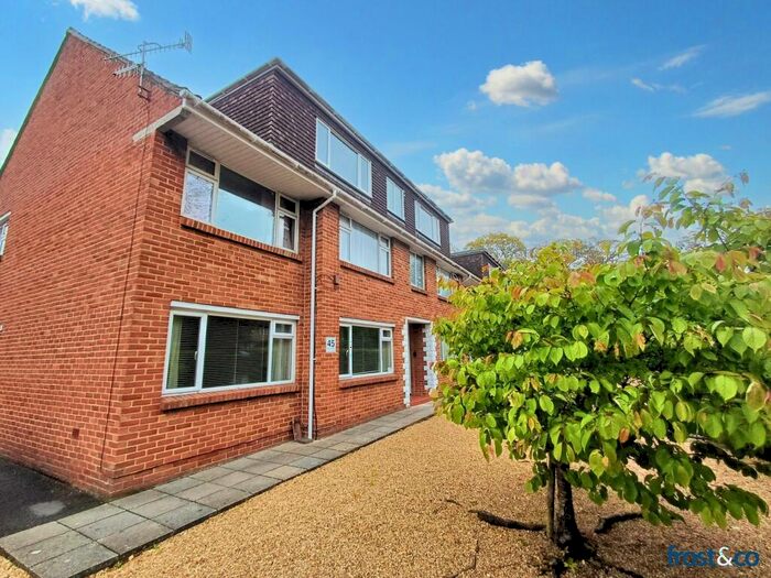 2 Bedroom Apartment For Sale In Bournemouth Road, Lower Parkstone, Poole, Dorset, BH14