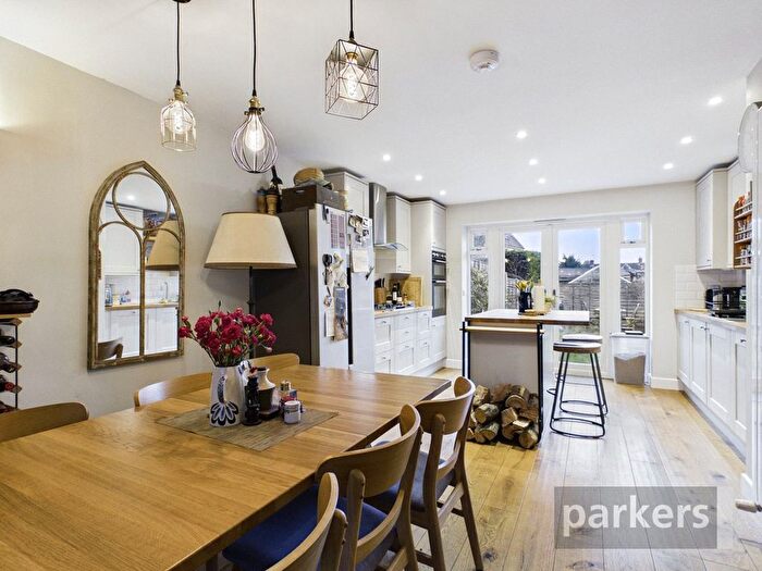 3 Bedroom End Terrace House For Sale In Bushey Row, Bampton, Oxfordshire, OX18