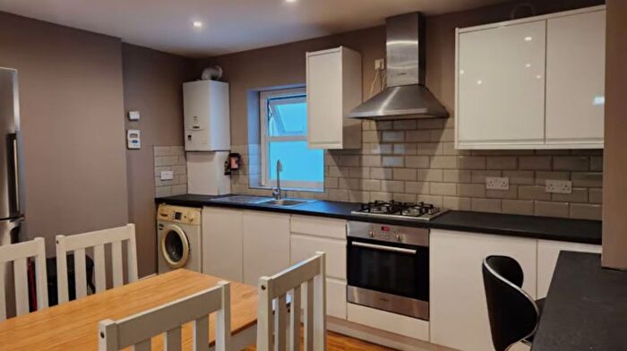 2 Bedroom Flat To Rent In Goodrich Road, London, SE22