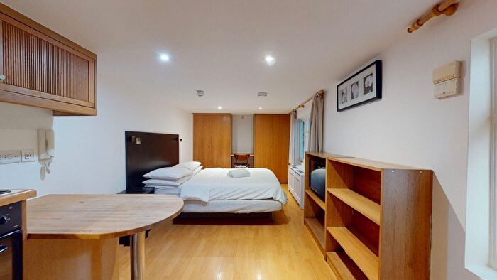 Studio To Rent In Cartwright Gardens, London, WC1H