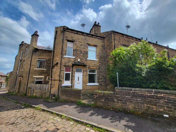 2 Bedroom Terraced House To Rent In Swires Terrace, Halifax, HX1