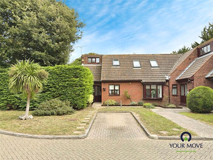 3 Bedroom Semi-Detached House For Sale In Moss End Mews, Ramsgate, Kent, CT11