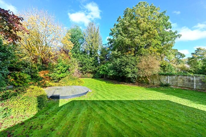 4 Bedroom Detached House For Sale In The Rushes, Maidenhead, SL6